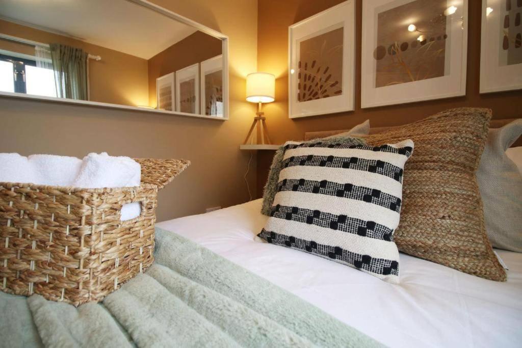 The Observatory By Mia Living 2 Bedroom Apartment Overlooking Swansea Beach With Free Parking Экстерьер фото