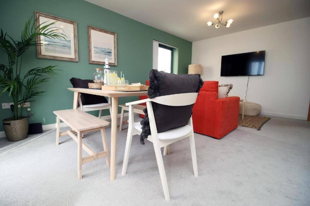 The Observatory By Mia Living 2 Bedroom Apartment Overlooking Swansea Beach With Free Parking Экстерьер фото